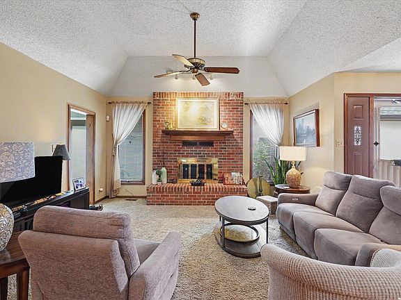 5th image of 2422 SW Brookhaven Ln