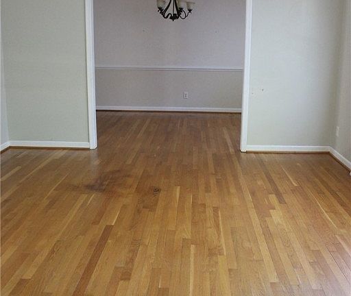3rd image of 1301 Canterbury Ln