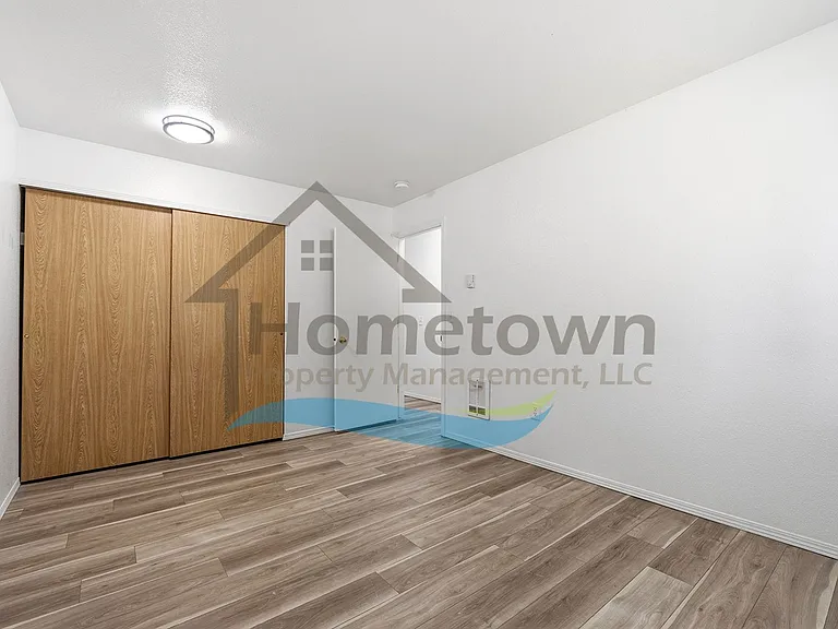 703 N Compton St — Photo 71