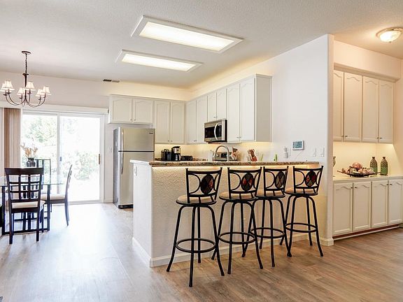 5th image of 762 Oakhill Way