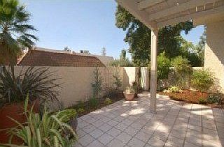 3rd image of 215 Casitas Bulevar