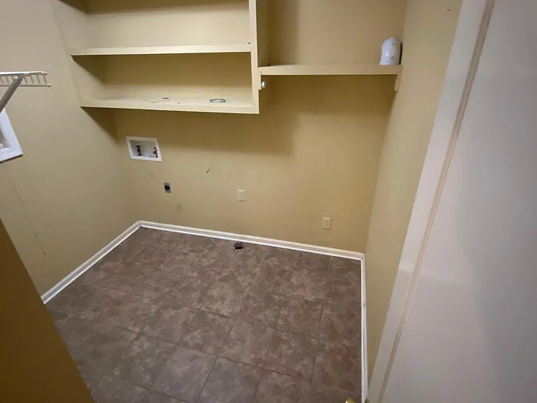 142 Clement Dr — Photo 22