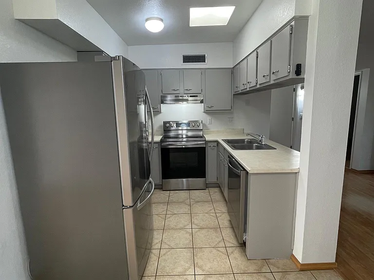 8820 E Arbor St — Photo 3
