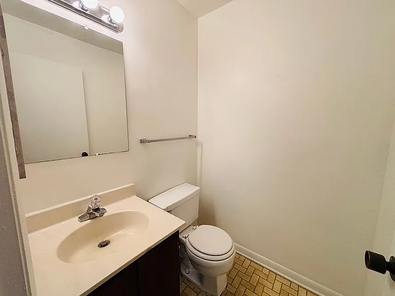 328 Shenandoah Cir — Photo 7