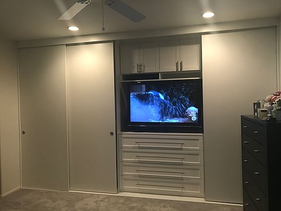 MB Wardrobe/ Ent Ctr