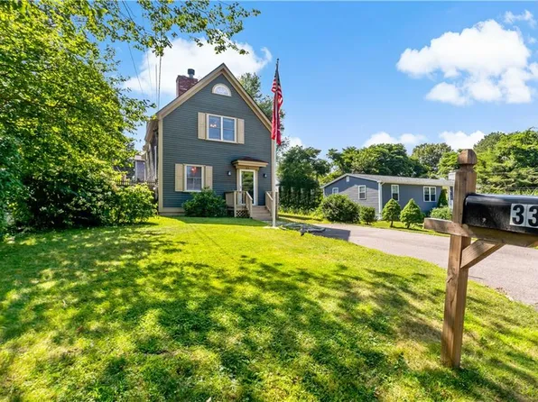 33 Wapping Dr, Bristol, RI 02809