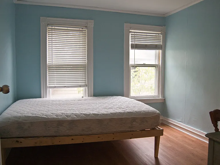205 Pleasant St — Photo 23