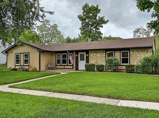 342 Shiloh Ln, Elgin, IL 60120