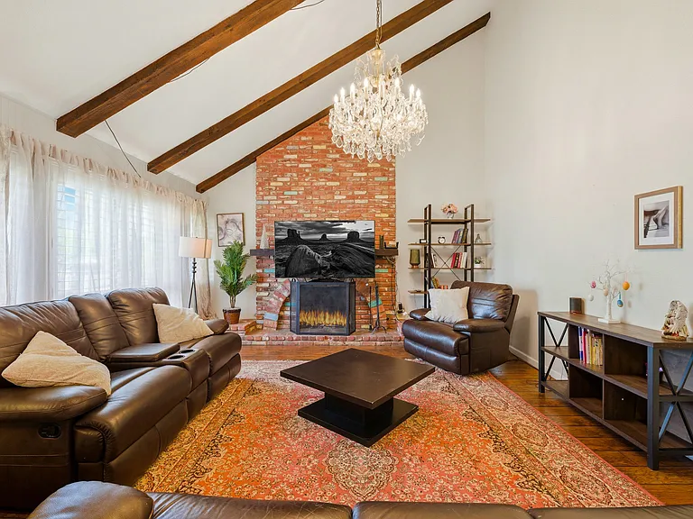 24668 Ebelden Ave — Photo 34