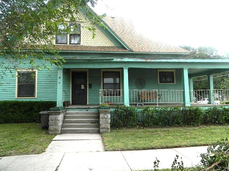 1st image of 202 E 12th Ave