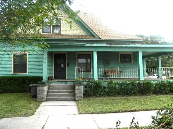 202 E 12th Ave, Winfield, KS 67156