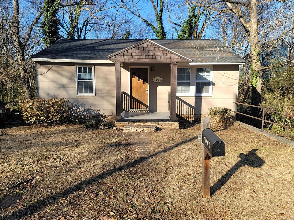 Cute 2 bedroom 1 bath bungalow