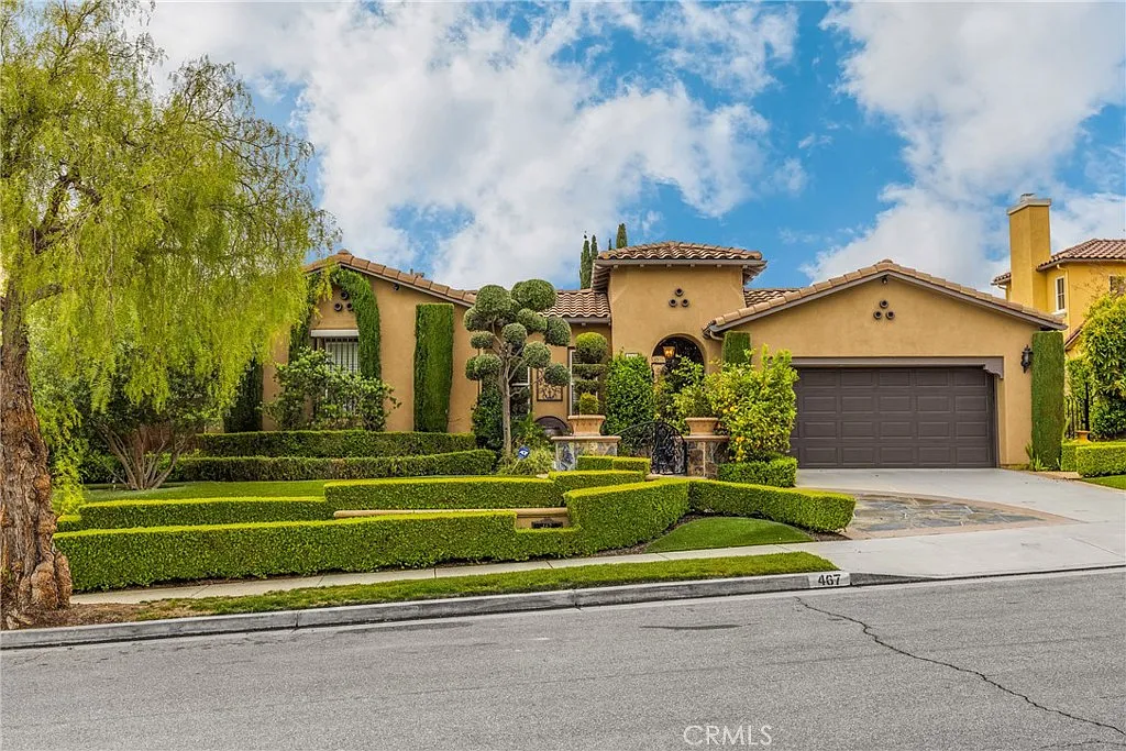 4 bed, 2893 sqft, $6,500 — Photo 1