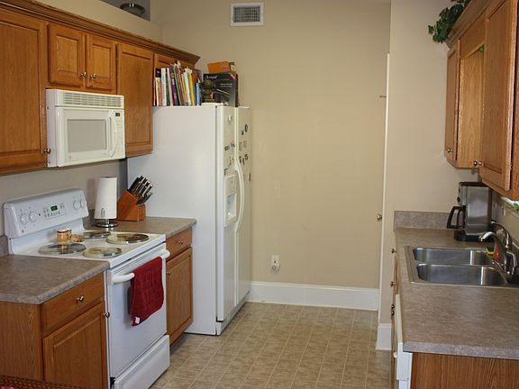 3rd image of 3635 Sagamore Dr