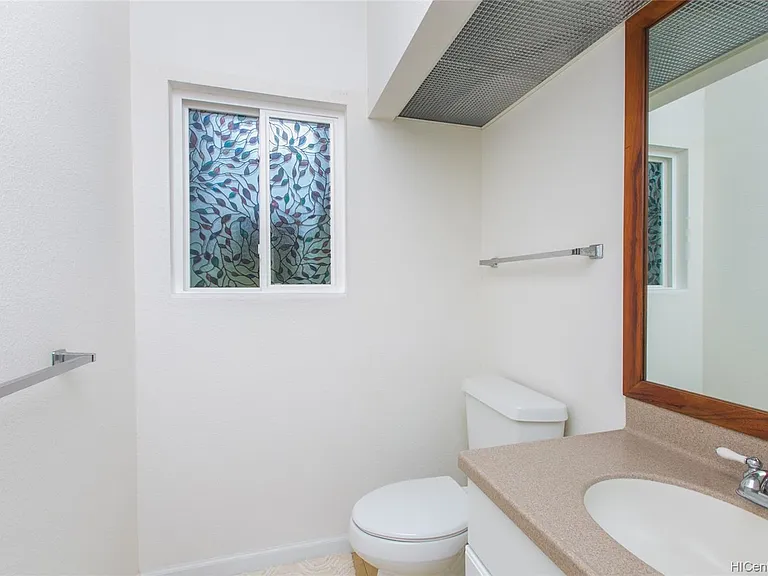 99-1383 Aiea Heights Dr — Photo 5