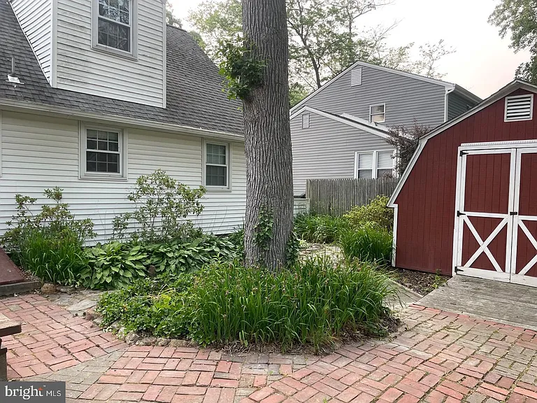 507 Webb Rd — Photo 30