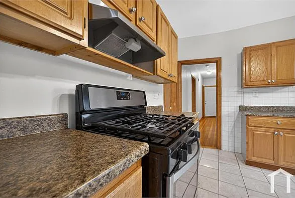 3 bed, 1400 sqft, $3,200 — Photo 3