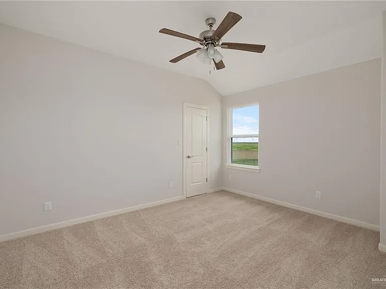 4628 Estancia Pkwy — Photo 23