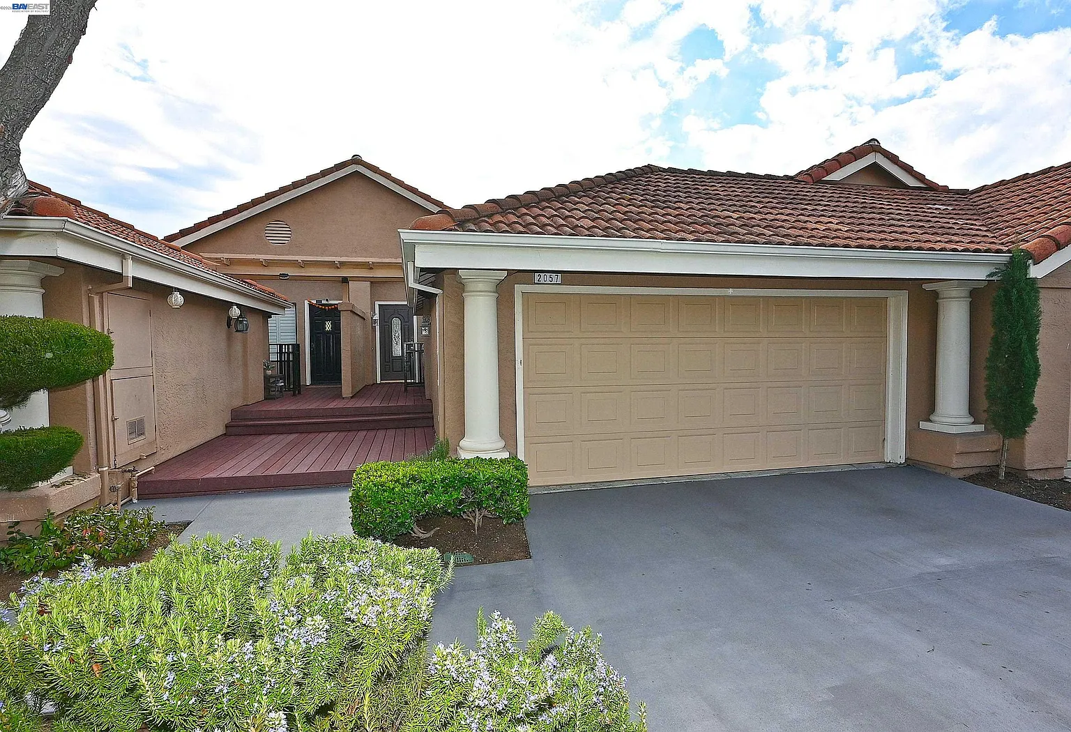 2057 Echo Pl photo 1
