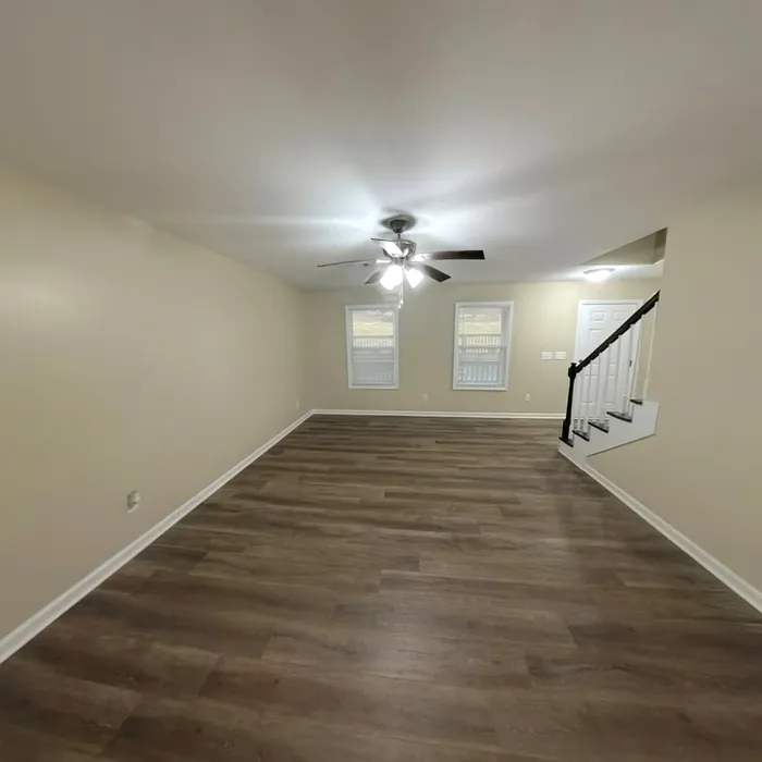 4 bed, 2.5 bath, 1958 sqft, $2,500 — Photo 2