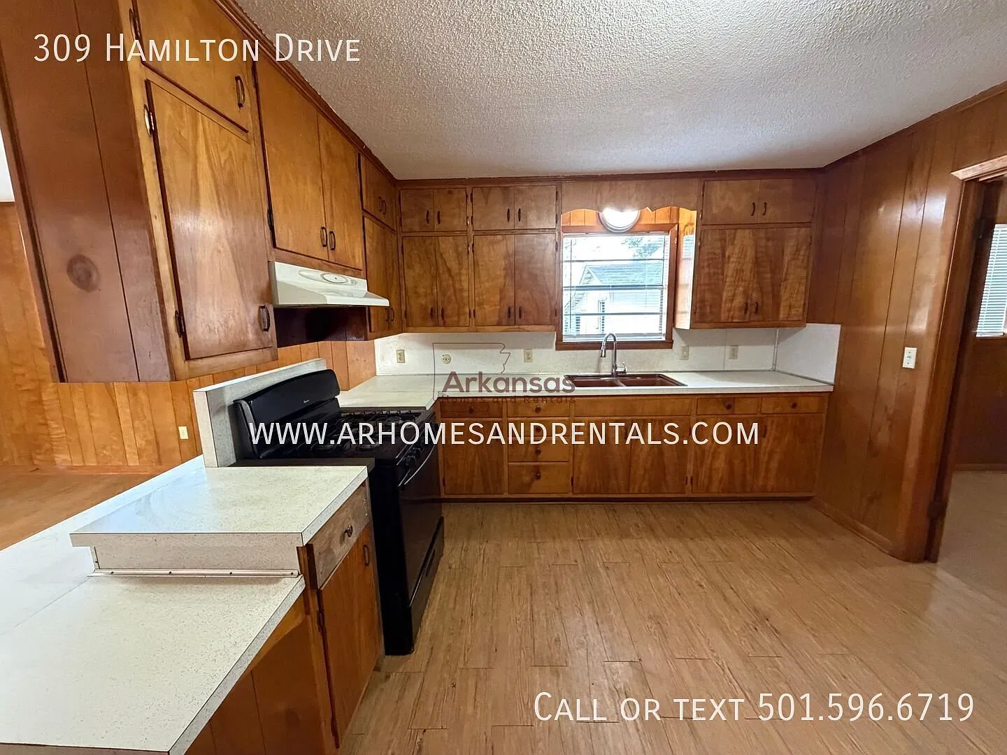 1/2 Off First Month's Rent Special! ~ 309 Hamilton Dr. - 2 Bedrooms | 1 Bathroom — Photo 4