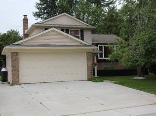 5722 New Meadow Dr, Ypsilanti, MI