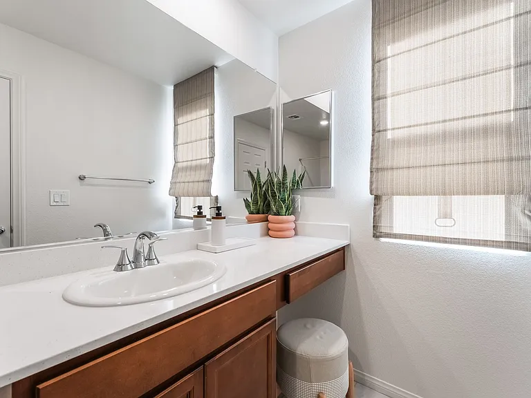 4327 W Gary Ave — Photo 28