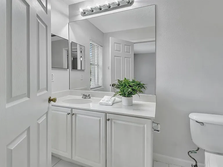 9917 Porta Leona Ln — Photo 11