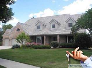 927 Leverenz Rd, Naperville, IL 60565