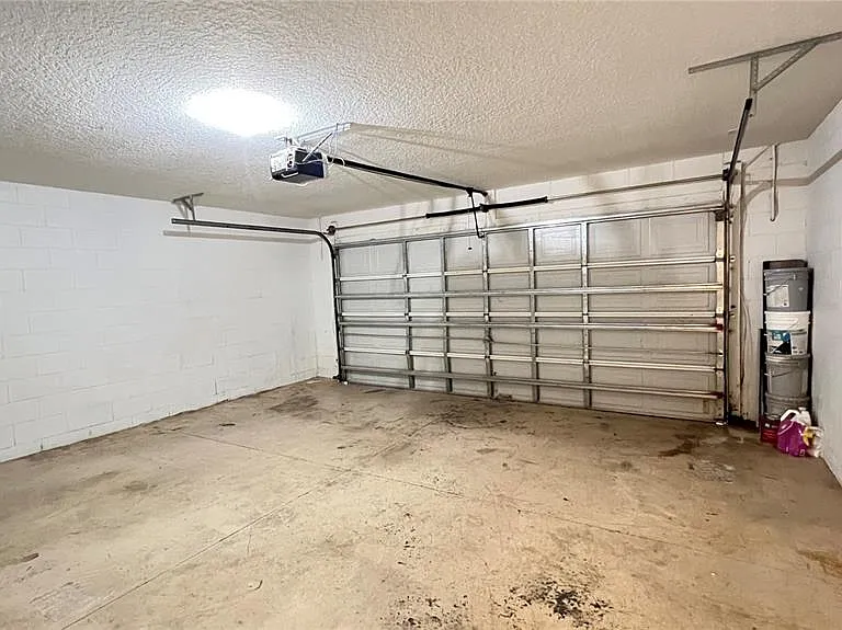 216 Verdi St — Photo 44