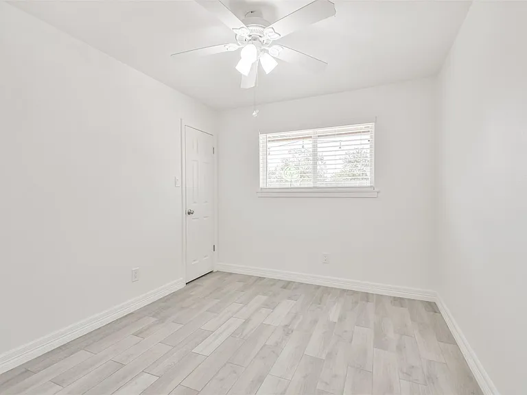 7623 Yellow Pine Dr — Photo 27