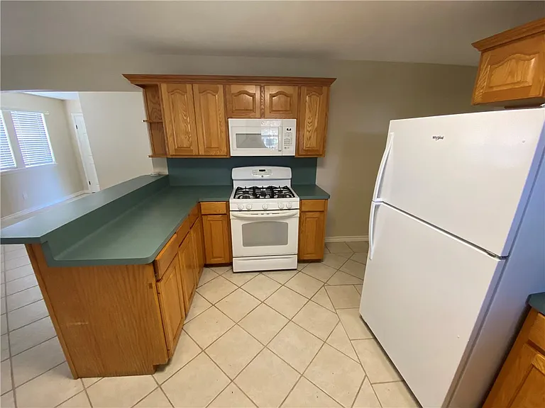5621 Burton Ln — Photo 7