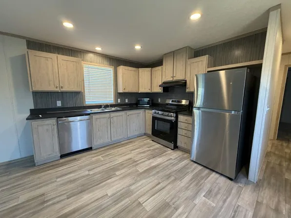 2525 County Line Rd #358, Des Moines, IA 50321