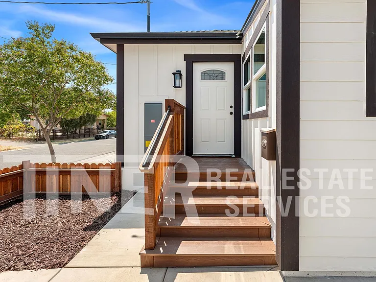 1006 Oakland Ave — Photo 7