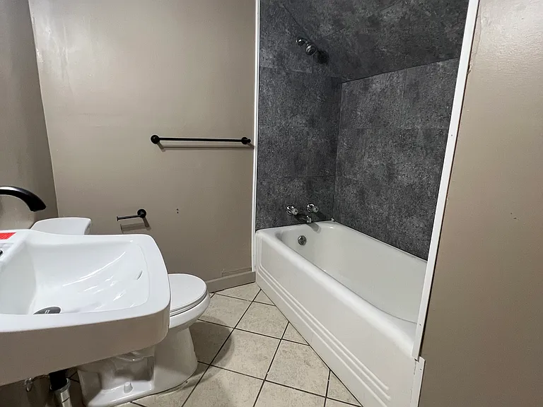 20 E 15th Ave #B — Photo 1