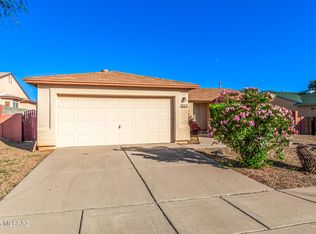 7973 S Teaberry Ave, Tucson, AZ 85747
