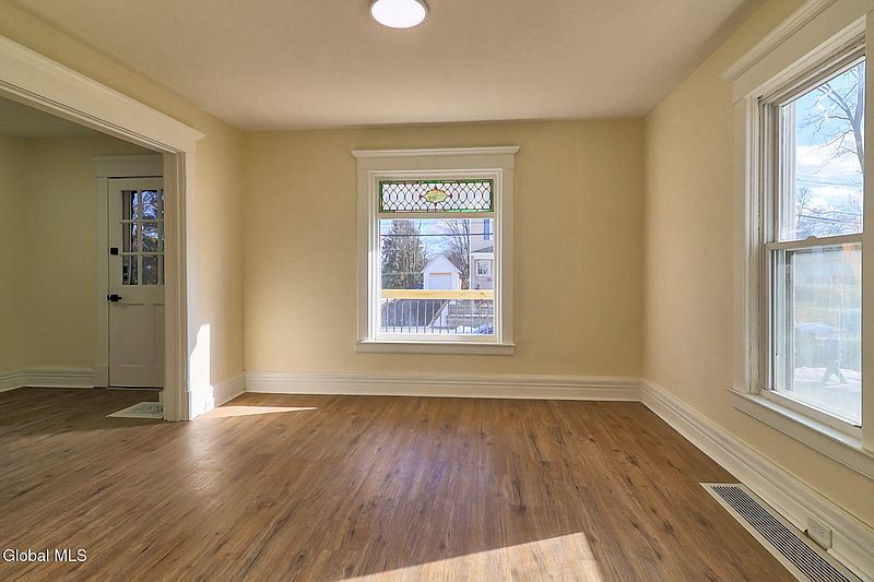 5th image of 11 Halcyon Street