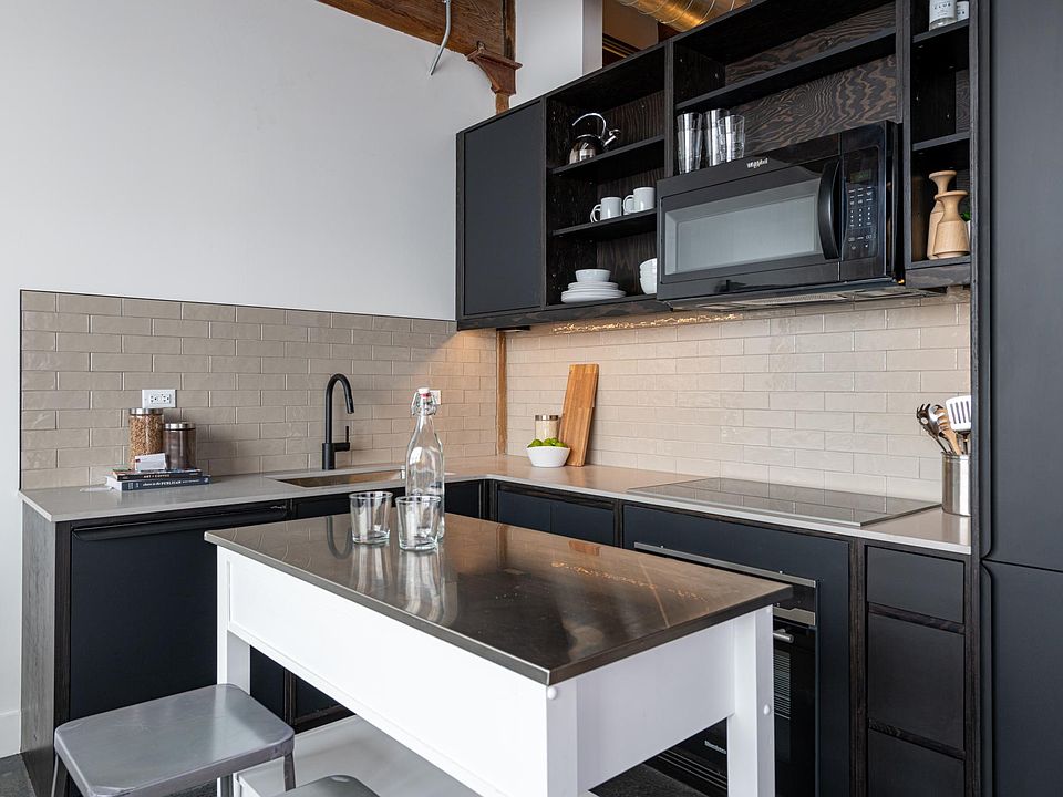 1st image of 2079 N Southport Ave #421