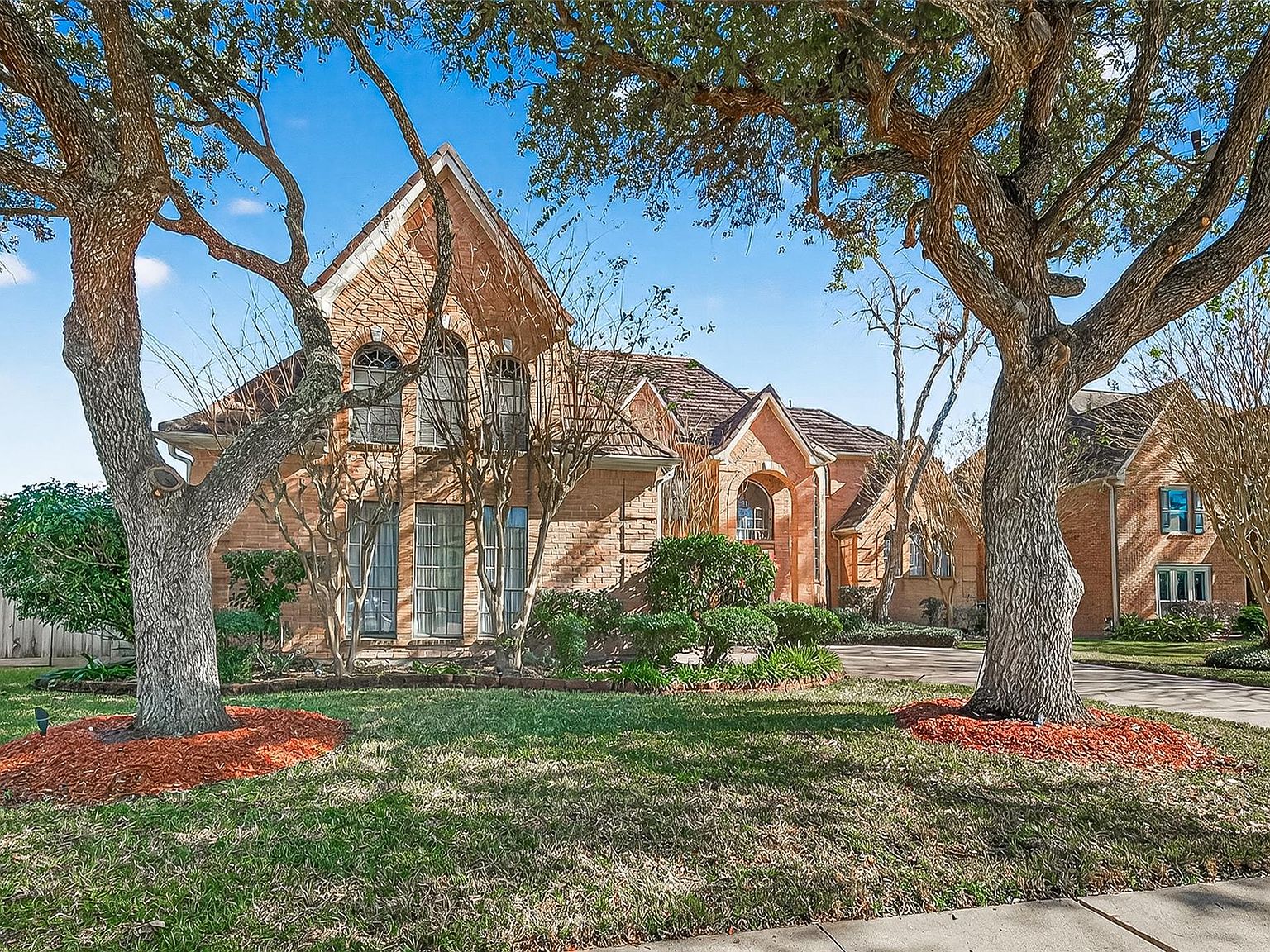 2203 Gleneagles Dr