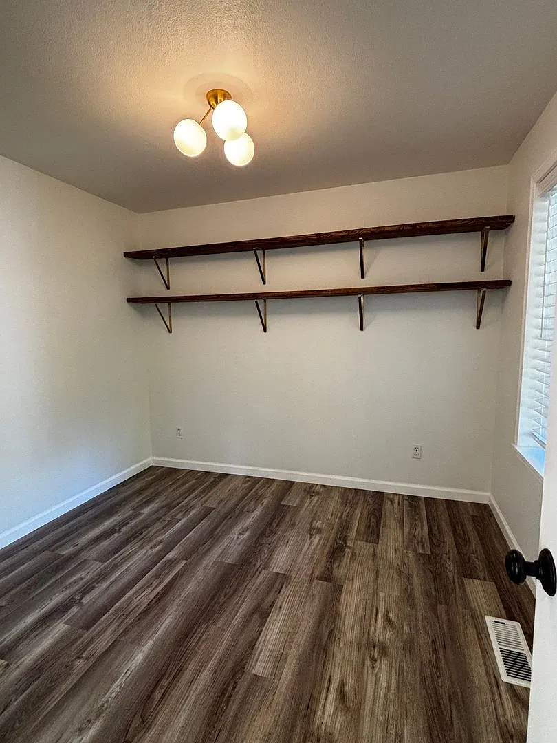 Stunning Puyallup Home in Gem Heights! — Photo 4