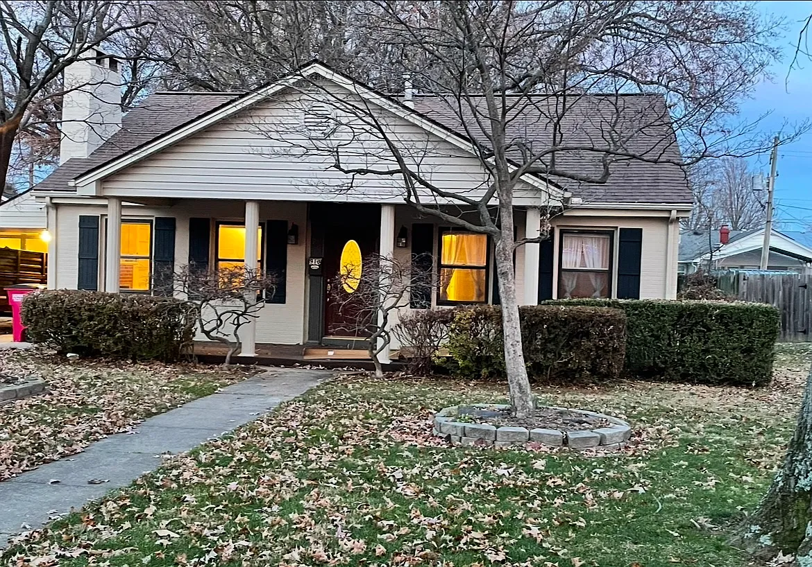 3 bed, 2800 sqft, $2,200 — Photo 1
