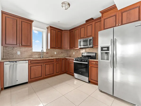 842 Ocean Pkwy #8B, Brooklyn, NY 11230