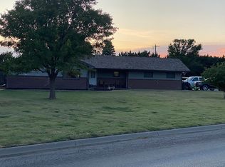 1305 Grand Ave, Plains, KS 67869