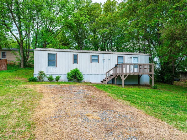 1703 Bradford St SW, Lenoir, NC 28645
