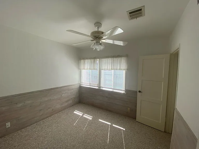 17218 Kingsbury St — Photo 7