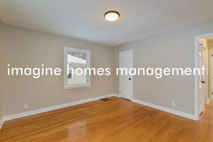 3 bed, 1.0 bath, 1023 sqft, $2,295 — Photo 4