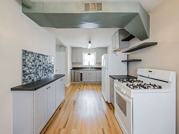 5th image of 53 E Hudson