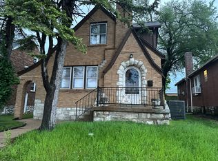 8706 Gravois Rd, Saint Louis, MO 63123