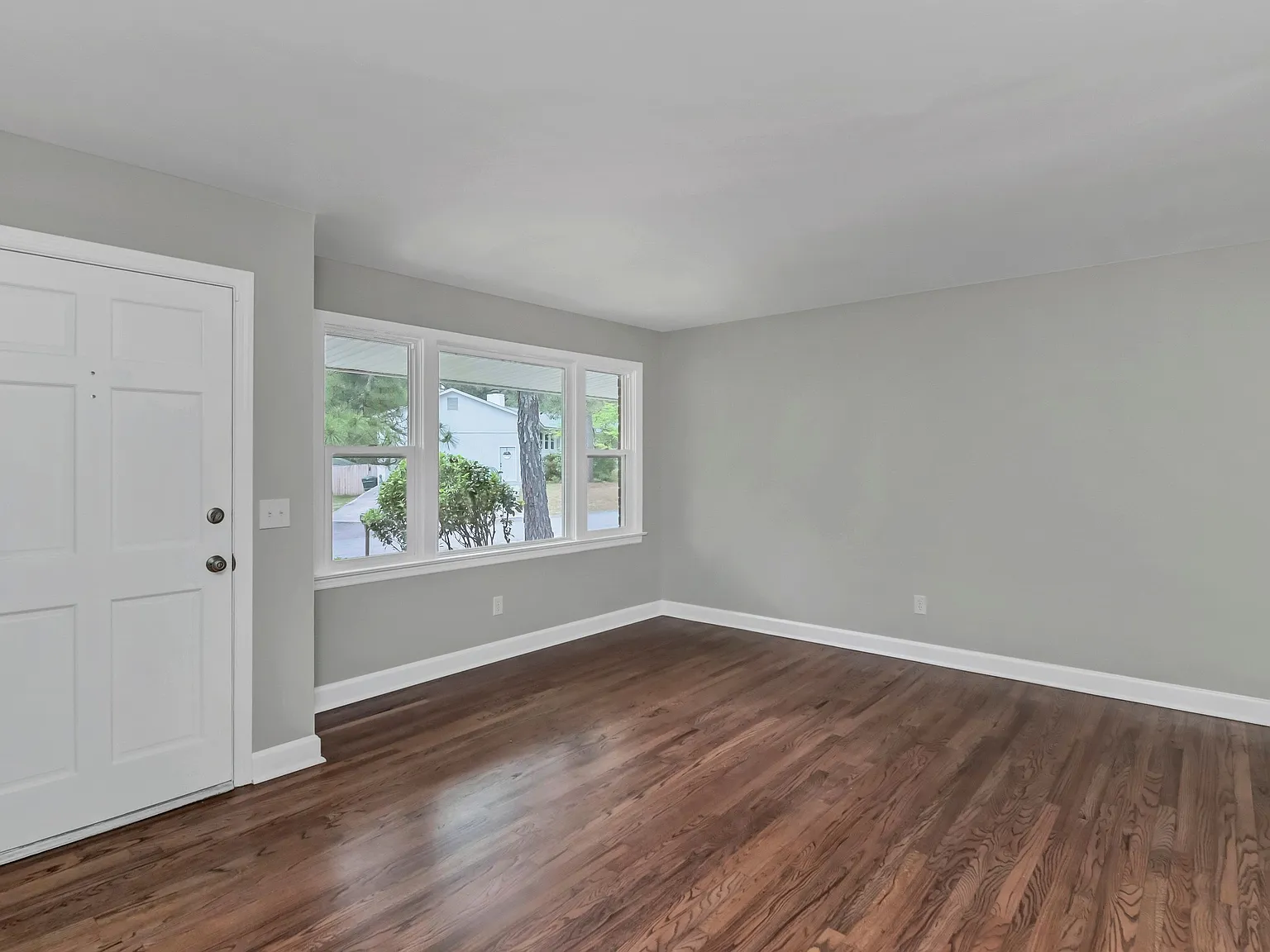 3 bed, 1.5 bath, 1214 sqft, $1,950 — Photo 3