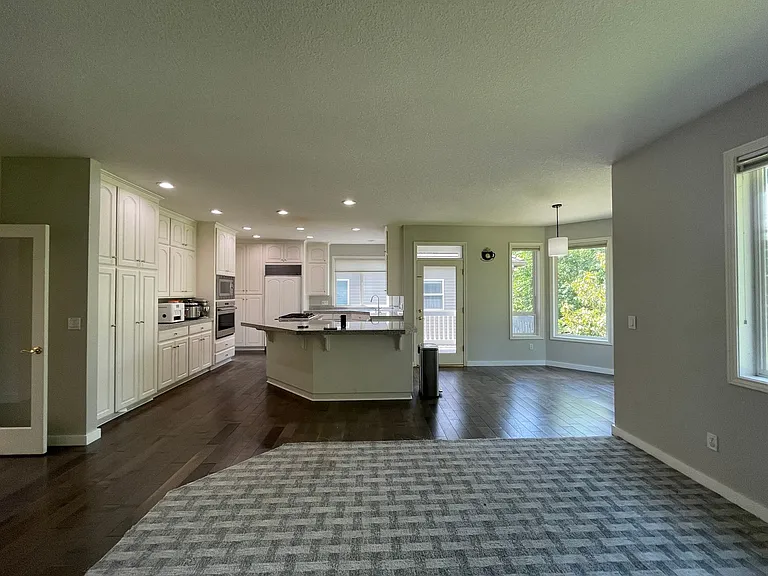 211 NW 110th Ave — Photo 17